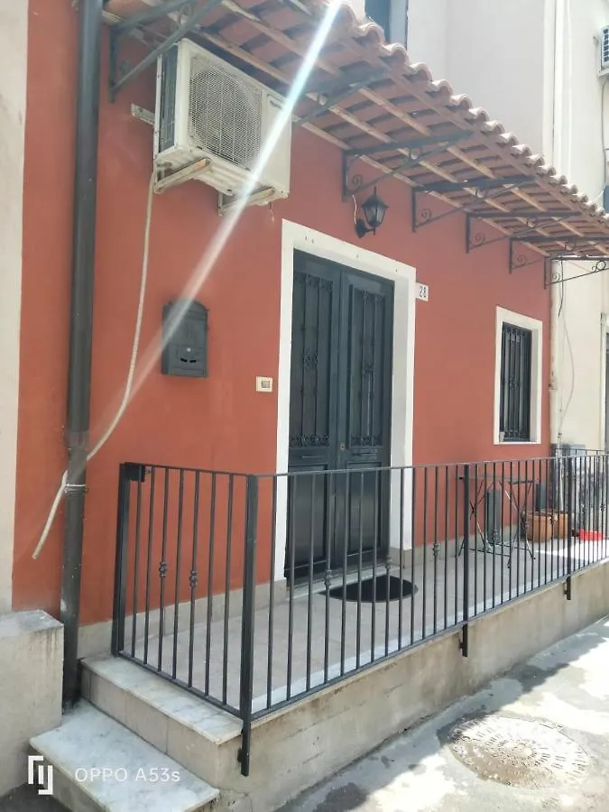 Idria Home 28 カターニア 0*,  イタリア